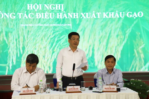Tăng xuất khẩu gạo nhưng phải đảm bảo an ninh lương thực và giữ thương hiệu - Ảnh 1. Bộ trưởng Bộ Công Thương Nguyễn Hồng Diên phát biểu tại hội nghị điều hành xuất khẩu gạo - Ảnh: CHÍ QUỐC