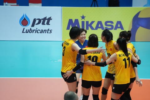Bóng chuyền nữ Việt Nam thắng dễ trận ra quân SEA V.League 2023 - Ảnh 1. Niềm vui của tuyển nữ Việt Nam khi đánh bại Philippines tại chặng 1 SEA V.League 2023 - Ảnh: THU THẢO