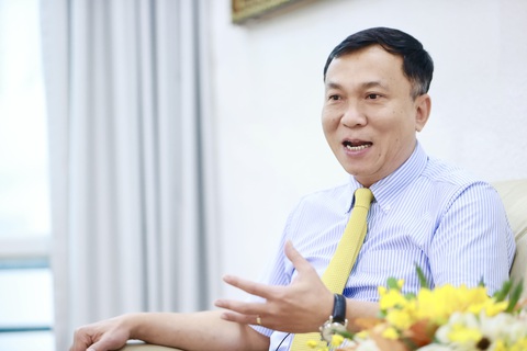 Trực tiếp: Chủ tịch VFF đang bàn về mục tiêu World Cup của bóng đá Việt Nam - Ảnh 1. Chủ tịch VFF Trần Quốc Tuấn chia sẻ về kế hoạch giúp tuyển nữ Việt Nam dự World Cup từ 7 năm trước - Ảnh: NGUYỄN KHÁNH