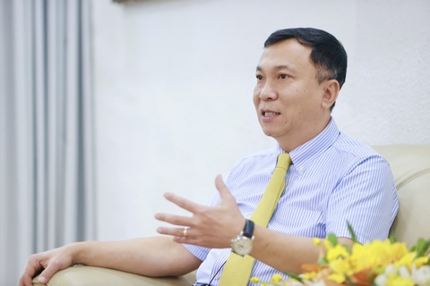Trực tiếp: Chủ tịch VFF đang bàn về mục tiêu World Cup của bóng đá Việt Nam - Ảnh 1. Chủ tịch VFF Trần Quốc Tuấn chia sẻ về kế hoạch tương lai của bóng đá Việt Nam - Ảnh: NGUYỄN KHÁNH
