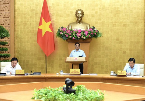 Nền kinh tế đối diện nhiều thách thức, khó khăn bủa vây doanh nghiệp - Ảnh 1. Thủ tướng Phạm Minh Chính chủ trì phiên họp Chính phủ thường kỳ - Ảnh: VGP
