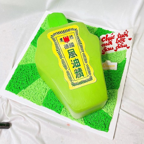 Ảnh vui 5-8: Đẻ con gái cho thùy mị, dễ thương - Ảnh 4. Chiếc bánh sinh nhật dành cho đứa hở ra là... đau đầu.