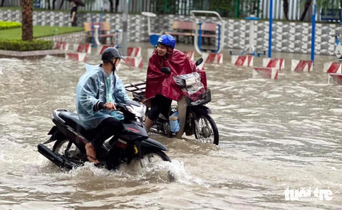 Chiều 3-8, mưa lớn cũng gây ngập úng tại nhiều tuyến phố của TP. Thái Nguyên Chiều 3-8, mưa lớn cũng gây ngập úng tại nhiều tuyến phố của TP Thái Nguyên - Ảnh: ĐỖ THẮNG
