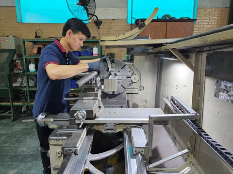 Tin tức sáng 6-8: - Ảnh 1. Các doanh nghiệp công nghiệp hỗ trợ kỳ vọng được tham gia gói vay kích cầu - Ảnh: NGỌC HIỂN