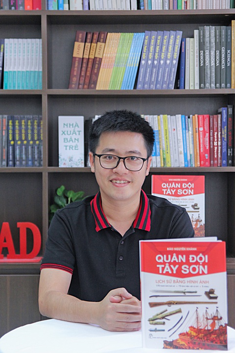 Giải mã quân đội Tây Sơn - Ảnh 1. Tác giả sách Quân đội Tây Sơn - Lịch sử bằng hình ảnh - Ảnh: NVCC