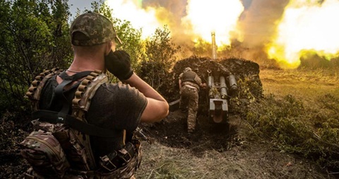 Ukraine đối diện thách thức lớn sau khi phá hàng rào phòng thủ của Nga - Ảnh 1. Các lực lượng Ukraine đang hành động ở miền đông Ukraine - Ảnh: UKRINFORM