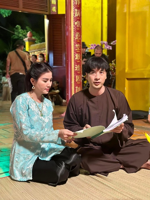 Đoàn Minh Tài ra mắt 'Thâm kế độc tình' tại Mỹ - Ảnh 2. Kha Ly và Đoàn Minh Tài trên set quay