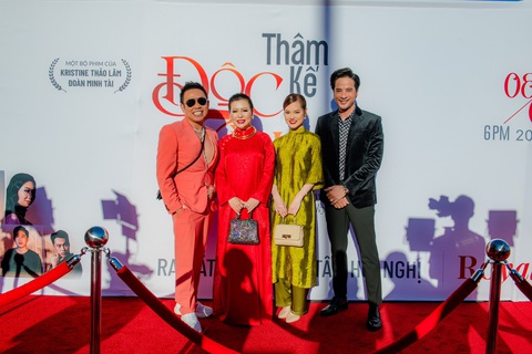Đoàn Minh Tài ra mắt 'Thâm kế độc tình' tại Mỹ - Ảnh 4. Nghệ sĩ hài Hoài Lâm, Kristine Thảo Lâm, ca sĩ Sunny Đan Ngọc và diễn viên Đoàn Minh Tài (từ trái qua)