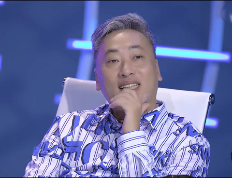 Thí sinh Vietnam Idol tự nhận xinh đẹp khiến Nguyễn Quang Dũng rơm rớm nước mắt - Ảnh 3. Chia sẻ trong tập mới, đạo diễn Nguyễn Quang Dũng mong muốn nhiều bạn trẻ đến với nghệ thuật bằng sự chân thành - Ảnh chụp màn hình