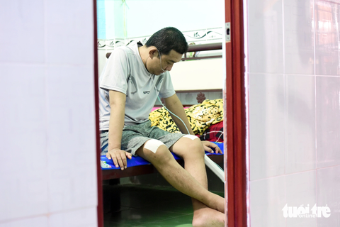 Xã đảo Thạnh An: Gian nan hành trình đi chữa bệnh - Ảnh 3. Đã nhiều lúc anh Tài muốn bỏ cuộc vì không muốn người thân phải khổ vì mình - Ảnh: DUYÊN PHAN