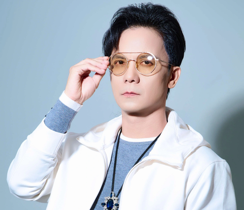 Vũ Quốc Việt đầu tư kỹ lưỡng cho sản phẩm Please don't go - Ảnh: NVCC Vũ Quốc Việt đầu tư kỹ lưỡng cho sản phẩm Please don't go - Ảnh: NVCC