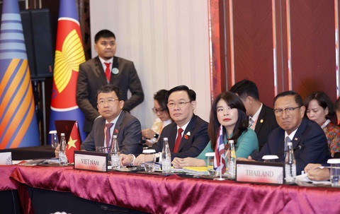 Tham khảo kinh nghiệm thủ đô của Indonesia cho Hà Nội - Ảnh 1. Chủ tịch Quốc hội Vương Đình Huệ tại phiên họp Ban chấp hành AIPA - Ảnh: Quochoi.vn