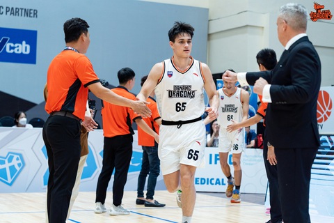Tài năng trẻ của Danang Dragons ngậm ngùi tạm biệt VBA 2023 - Ảnh 1. Huỳnh Andre Minh Triết khoác áo Danang Dragons tại VBA 2023 - Ảnh: VBA