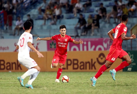 Đua vô địch V-League 2023: Tâm điểm sân Hàng Đẫy - Ảnh 1. Quang Hải (giữa) sẽ tỏa sáng khi gặp lại đội bóng cũ Hà Nội? - Ảnh: VPF
