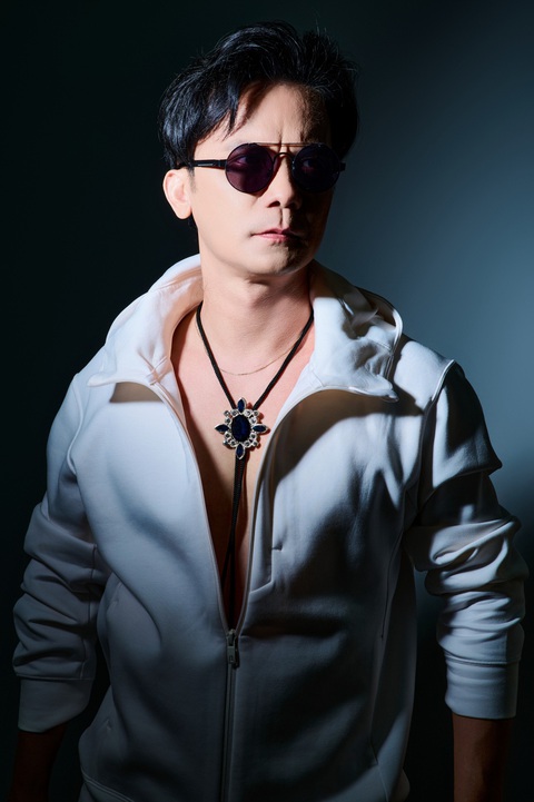 VUVU Vũ Quốc Việt bắn rap cực lạ tai trong MV mới - Ảnh 3. VUVU thử sức với rap trong sản phẩm mới này