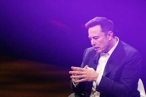 Tỉ phú Elon Musk có thể cần phẫu thuật trước trận đấu với Mark Zuckerberg - Ảnh 1. Tỉ phú Elon Musk - Ảnh: BLOOMBERG