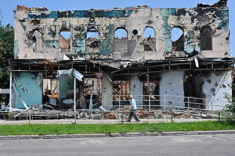 Nhà cửa bị chiến tranh tàn phá ở Kharkov, Ukraine - Ảnh: AFP Nhà cửa bị chiến tranh tàn phá ở Kharkov, Ukraine - Ảnh: AFP