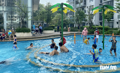 Dinh dưỡng - Ảnh 2. Không chỉ dinh dưỡng mà còn nhiều yếu tố khác ảnh hưởng thể trạng, cân nặng mỗi người - Ảnh: X.MAI