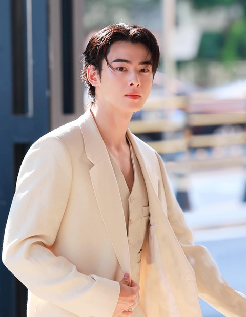 Knet rủ nhau ngừng xem phim Cha Eun Woo đóng vì... quá xinh trai - Ảnh 1. Kỹ năng diễn xuất của Cha Eun Woo bị dân mạng Hàn đem ra "mổ xẻ"