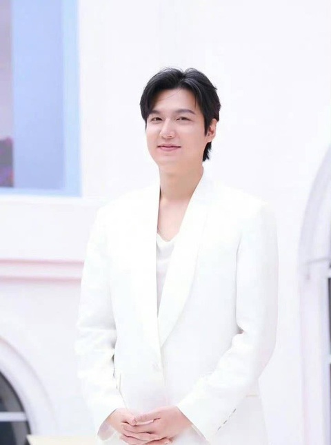 Không còn là tin đồn, mỹ nam Lee Min Ho phát tướng thật rồi! - Ảnh 4. Nam thần của màn ảnh Hàn mất điểm trầm trọng vì cơ thể phát tướng
