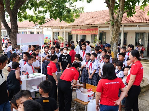 ‘Bánh cá bánh gà’ có gì mới mà thu hút giới trẻ ? - Ảnh 2. ‘Bánh cá bánh gà’ có gì mới mà thu hút giới trẻ ? - Ảnh 2.