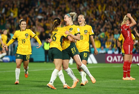 Chủ nhà Úc lần thứ tư vào tứ kết World Cup bóng đá nữ - Ảnh 1. Thắng Đan Mạch 2-0, tuyển Úc vào tứ kết World Cup nữ 2023 - Ảnh: REUTERS