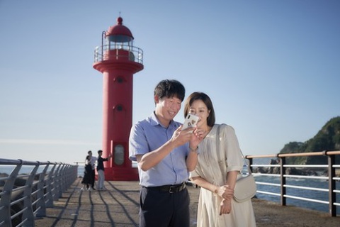 Ông chú 'xí trai' Yoo Hae Jin có cảnh hôn gây sốt với Kim Hye Sun - Ảnh 4. Cảnh phim của Yoo Hae Jin và Kim Hee Sun trên phim