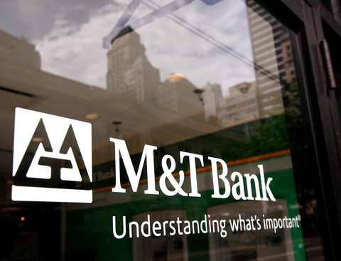 Chi nhánh ngân hàng M&T Bank tại New York, Mỹ - Ảnh: REUTERS Chi nhánh M&T Bank tại New York, Mỹ - Ảnh: REUTERS