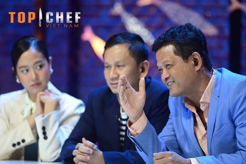 Tập 9 Top Chef Việt Nam 2023: Khi mắm tôm, kho quẹt… vào món ăn Pháp - Ảnh 2. Bếp trưởng Sakal Phoeung - chủ tịch hiệp hội Escoffier Việt Nam (bìa phải) - là giám khảo chuyên môn của tập 9 Top Chef