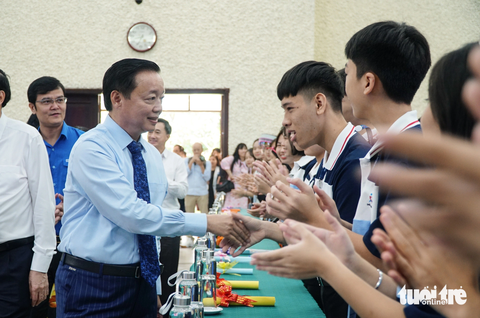 Phó thủ tướng Trần Hồng Hà mong muốn các đại biểu trẻ em có mặt tại diễn đàn chia sẻ các vấn đề của mình như những người bạn - Ảnh: NGUYỄN HIỀN Phó thủ tướng Trần Hồng Hà mong muốn các đại biểu trẻ em có mặt tại diễn đàn chia sẻ các vấn đề của mình như những người bạn - Ảnh: NGUYỄN HIỀN