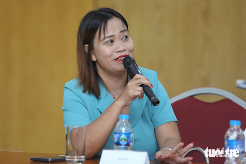 1 triệu lượt kiều bào về nước mỗi năm, du lịch về nguồn sao cho hấp dẫn? - Ảnh 3. Bà Hồng Shurani, kiều bào tại Israel, cho biết nước sở tại có chương trình thu hút kiều dân từ 18-25 tuổi trở về tìm hiểu văn hóa, lịch sử, cảnh đẹp của người Do Thái. Đây là mô hình mà ủy ban đã học hỏi để áp dụng cho Việt Nam - Ảnh: DANH KHANG