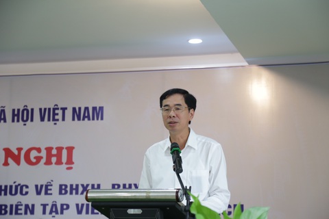 Năm 2023 là năm rất khó khăn với ngành BHXH - Ảnh 1. Ông Đào Việt Ánh, phó tổng giám đốc Bảo hiểm xã hội Việt Nam, phát biểu tại hội nghị - Ảnh: BHXH Việt Nam cung cấp