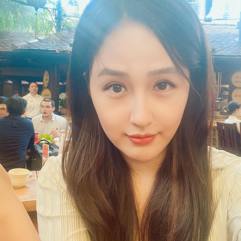 Sắc vóc Mai Phương Thúy thế nào khi chạm ngưỡng cân nặng 71kg? - Ảnh 1. Mai Phương Thúy khoe cận nhan sắc "má bánh bao"
