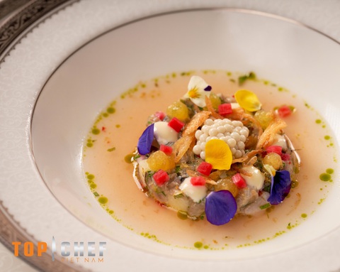 Tập 9 Top Chef Việt Nam 2023: Khi mắm tôm, kho quẹt… vào món ăn Pháp - Ảnh 2. "Tartare hàu chanh rừng" của Chef Ngọc Tâm