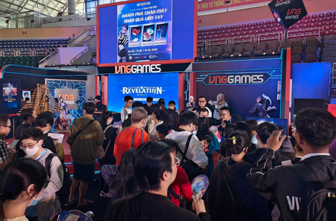 Ngày càng nhiều bạn trẻ Việt Nam thích chơi game và quan tâm đến ngành game. Các sự kiện triển lãm game luôn thu hút đông đảo bạn trẻ đến xem và trải nghiệm - Ảnh: ĐỨC THIỆN Ngày càng nhiều bạn trẻ Việt Nam thích chơi game và quan tâm đến ngành game. Các sự kiện triển lãm game luôn thu hút đông đảo bạn trẻ đến xem và trải nghiệm - Ảnh: ĐỨC THIỆN