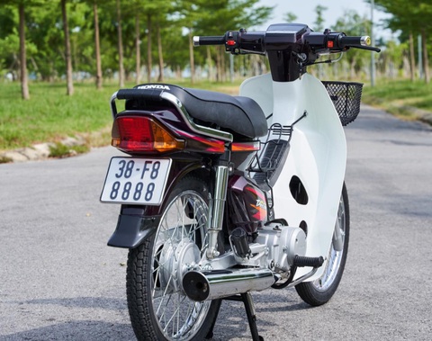Xác minh hai người cùng nhận là chủ nhân biển tứ quý 8 - Ảnh 1. Chiếc xe máy biển số tứ quý 8 được rao bán trên mạng xã hội - Ảnh: MXH