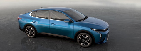 Kia K3 đời mới công bố thêm thông tin: Không thế chỗ Cerato mà là bản mới của Rio - Ảnh 2. Vóc dáng Kia K3 mới hiện đại và thể thao hơn rất nhiều với công không nhỏ tới từ phần trần cong - Ảnh: Kia