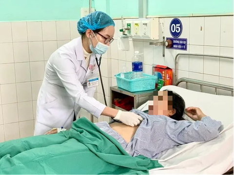 Rắn độc chui vào nhà, luồn vào ủng cắn nhiều người dân nhập viện - Ảnh 1. Chỉ trong vòng 2 tuần qua, Bệnh viện Đa khoa tỉnh Gia Lai đã tiếp nhận 9 bệnh nhân cấp cứu do bị rắn độc cắn - Ảnh: ANH THƯ