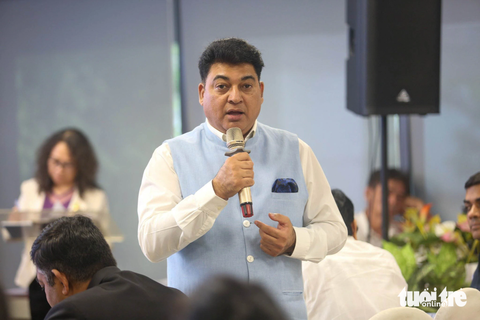 Ông Bali Rahul Sudesh - giám đốc điều phối Lễ hội Xin chào Việt Nam 2023 - thông tin về các hoạt động trong chương trình - Ảnh: PHƯƠNG QUYÊN Ông Bali Rahul Sudesh - giám đốc điều phối lễ hội Xin chào Việt Nam 2023 - thông tin về các hoạt động trong chương trình - Ảnh: PHƯƠNG QUYÊN