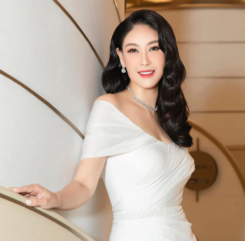 Hà Kiều Anh sở hữu nụ cười thu hút - Ảnh: Facebook Hà Kiều Anh Hà Kiều Anh sở hữu nụ cười thu hút - Ảnh: Facebook Ha Kieu Anh