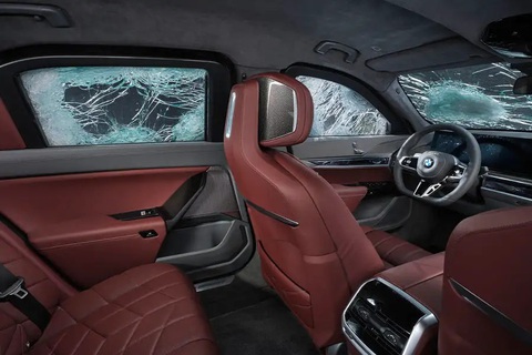 BMW 7-Series, i7 có bản bảo vệ yếu nhân đẳng cấp - Ảnh 3. Nội thất xe giữ nguyên tính sang trọng của nguyên mẫu - Ảnh: BMW