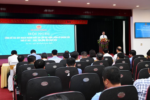 Mở rộng khai thác bô-xít ra miền Bắc, đầu tư mới loạt nhà máy khai thác, sản xuất alumin - Ảnh 1. Bộ Công Thương công bố quy hoạch ngành năng lượng - Ảnh: N.KH.