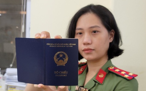Từ ngày 15/8/2023: Bổ sung mẫu hộ chiếu mới cấp theo thủ tục rút gọn - Ảnh: CHINHPHU.VN Từ ngày 15-8 sẽ bổ sung mẫu hộ chiếu mới cấp theo thủ tục rút gọn - Ảnh: CHINHPHU.VN