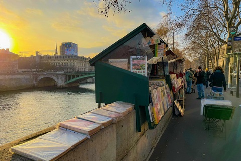 Olympic Paris 2024: Kế hoạch di dời các quầy sách bên sông Seine gây tranh cãi - Ảnh 1. Olympic Paris 2024: Kế hoạch di dời các quầy sách bên sông Seine gây tranh cãi - Ảnh 1.