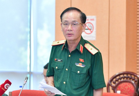 Tướng quân đội: Quy chuẩn phòng cháy, chữa cháy tuổi thọ chỉ 1 năm, gây khó cho doanh nghiệp - Ảnh 1. Thiếu tướng Vũ Xuân Hùng - Ảnh: NGHĨA ĐỨC