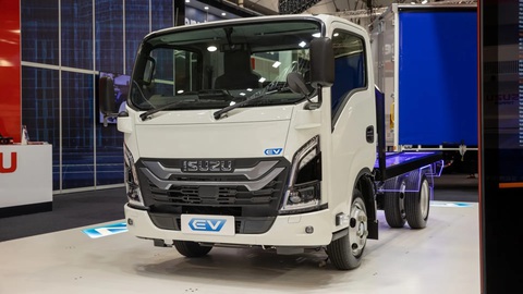Isuzu xác nhận có D-Max thuần điện, ra mắt vào 2025 - Ảnh 2. Cấu hình truyền động điện trên xe tải đã được Isuzu thăm dò từ đầu năm nay qua xe tải N-Series - Ảnh: Drive