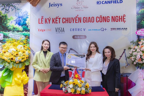Thẩm mỹ viện Hoàn Hảo được chuyển giao nhiều công nghệ, máy móc hiện đại - Ảnh: NGUYÊN ĐĂNG Thẩm mỹ viện Hoàn Hảo được chuyển giao nhiều công nghệ, máy móc hiện đại - Ảnh: NGUYÊN ĐĂNG