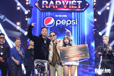 127.000 phiếu bình chọn 11,23% thí sinh giải 3 của rap việt mùa 3 thuộc về Lil Grace - Ảnh: PHƯƠNG QUYÊN 127.000 phiếu bình chọn 11,23% thí sinh giải ba của Rap Việt mùa 3 thuộc về Liu Grace - Ảnh: PHƯƠNG QUYÊN