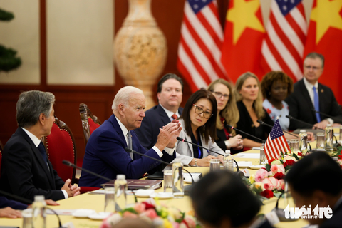 Ảnh: NGUYỄN KHÁNH Tổng thống Mỹ Joe Biden và phái đoàn tại buổi hội đàm ở Văn phòng Trung ương Đảng chiều 10-9 - Ảnh: NGUYỄN KHÁNH