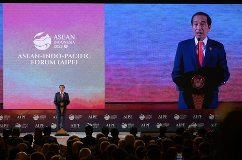 Indonesia với dấu ấn AIPF trong năm ASEAN 2023 - Ảnh 1. Tổng thống Indonesia Joko Widodo phát biểu khai mạc tại AIPF ngày 5-9 - Ảnh: REUTERS